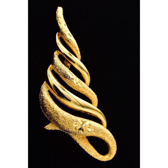 Vintage Christmas Tree Pin Brooch Metallic Gold Tone Textured Chunky 1980s BinBG - Picture 2 of 12